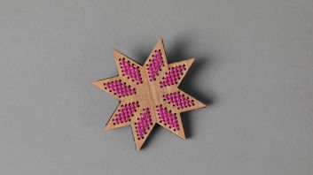 Ghurzeh - Wooden Pink Embroidered Sun Brooch 
