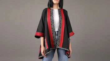 Karma - Embroidered Black Bedouin Short Abaya With Pockets
