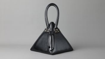 LYN - Black Pyramid Bag