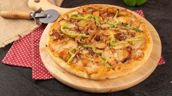 Chicken Pizza large