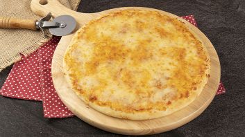  Margherita pizza large